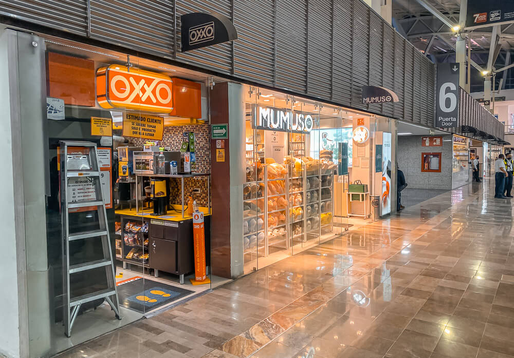 Mexoci aiport OXXO